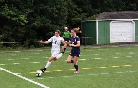Keiko Smith ’21 winds up for a kick.