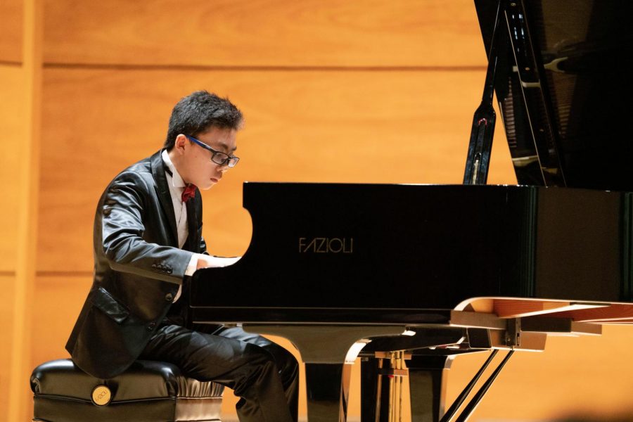 Ricky Shi ’22 performs in Elfers Hall at the
Instrumental Recital on Tuesday, November 6.