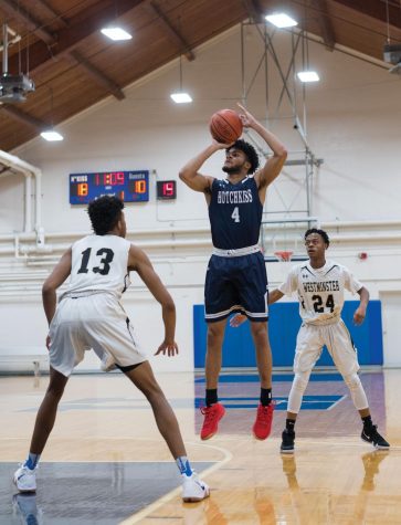 Boys Varsity Basketball’s Season Begins with a Bang