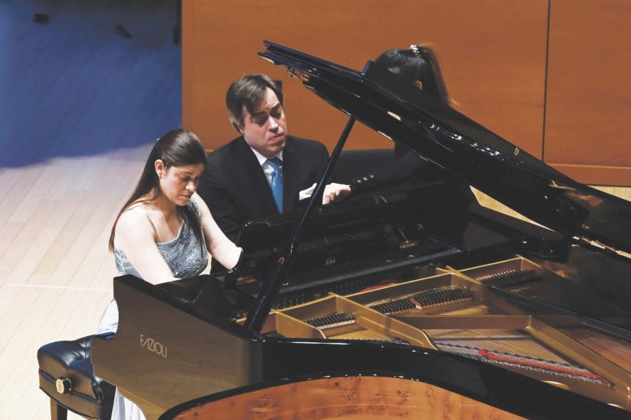 Witkowski Piano Duo Enthralls Audience