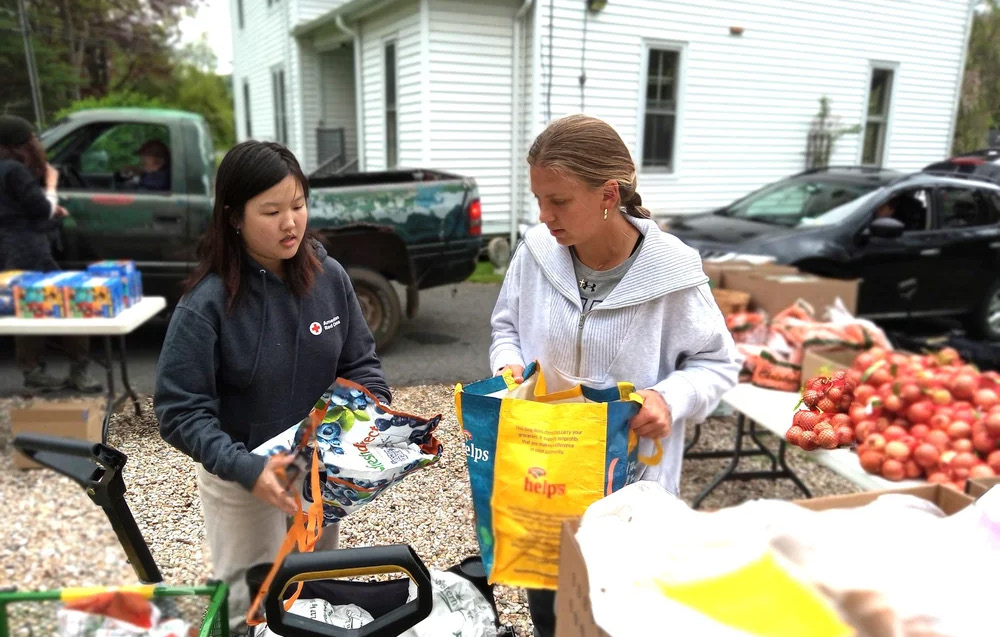 Students can volunteer at the Corner Food Pantry with St. Luke’s Society.