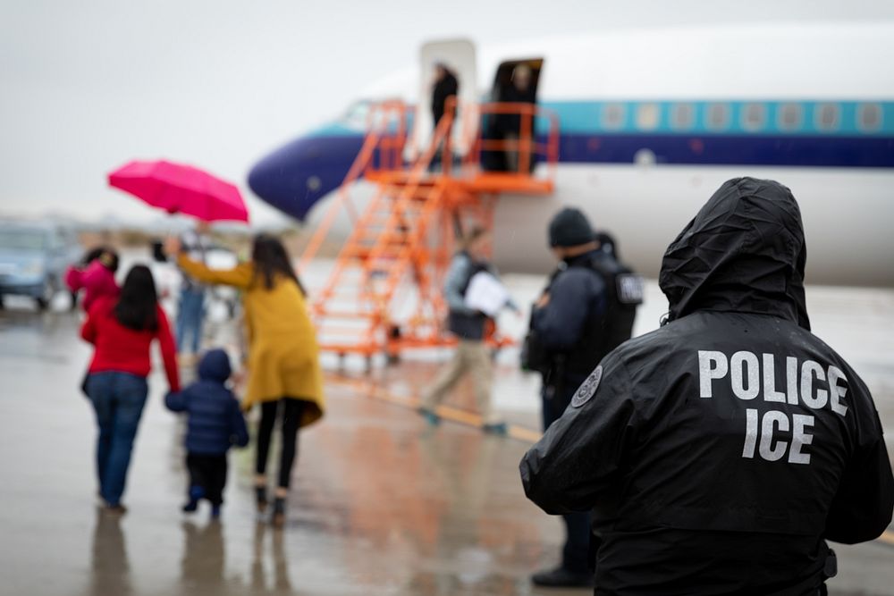 

More:

 U.S. Customs and Border Protection photo by Jerry Glaser. Original public domain image from Flickr
